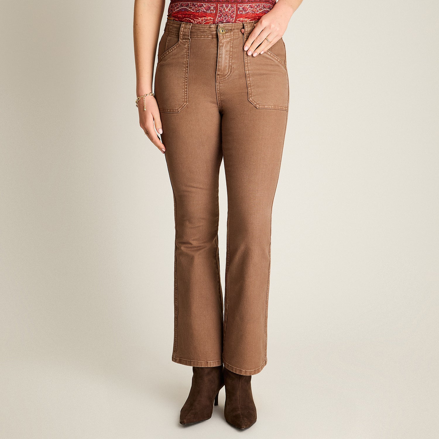 Jeans Taupe Elasticidad Baja Sin Forro Calce Ajustado Tela Denim